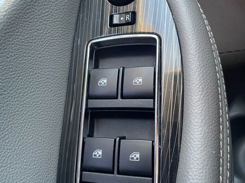 Used 2016 Chevrolet Impala LT image 7