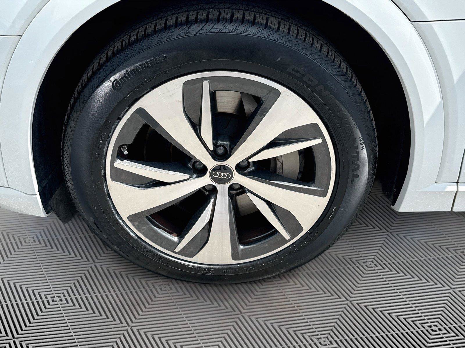 Certified 2024 Audi Q8 e-tron Premium Plus AWD/4WD image 32