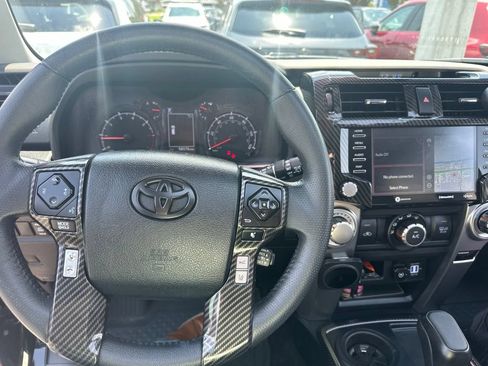 Used 2022 Toyota 4Runner SR5 Premium w/ Moonroof Package RWD image 10