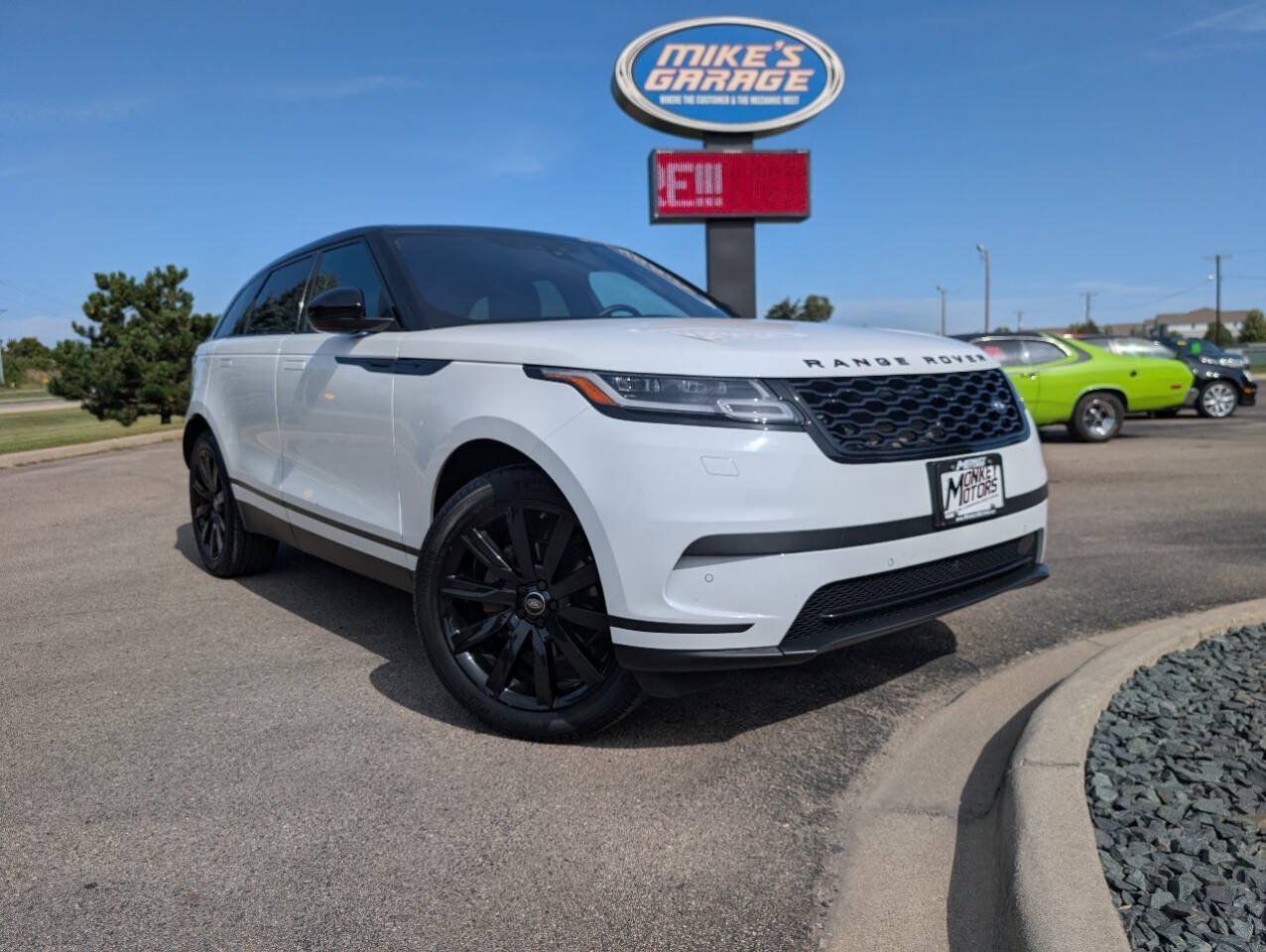 Used 2020 Land Rover Range Rover Velar S AWD/4WD image 2