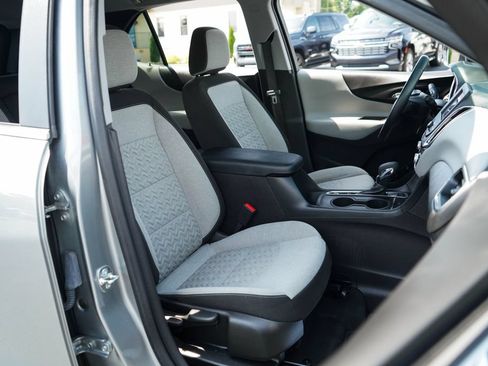 Used 2024 Chevrolet Equinox LT AWD/4WD image 12