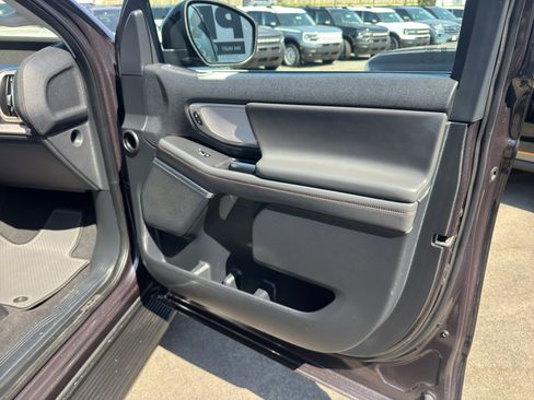 Used 2025 Ford Expedition Active RWD image 30