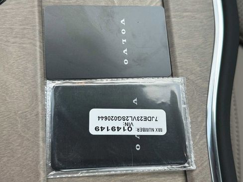 New 2025 Volvo EX90 Ultra w/ Protection Package Premier image 37