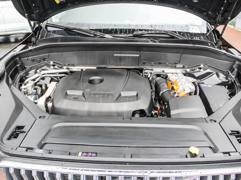 Used 2024 Volvo XC90 T8 Ultimate w/ Lounge Package image 29