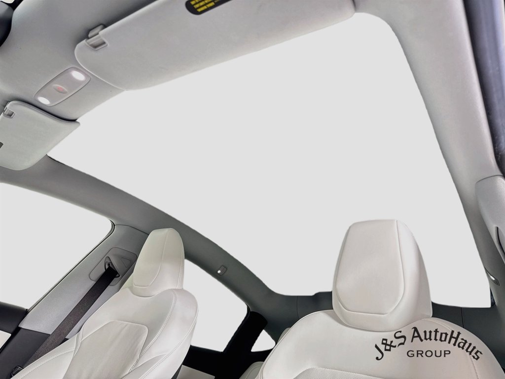 Used 2026 Tesla Model Y 2WD image 16
