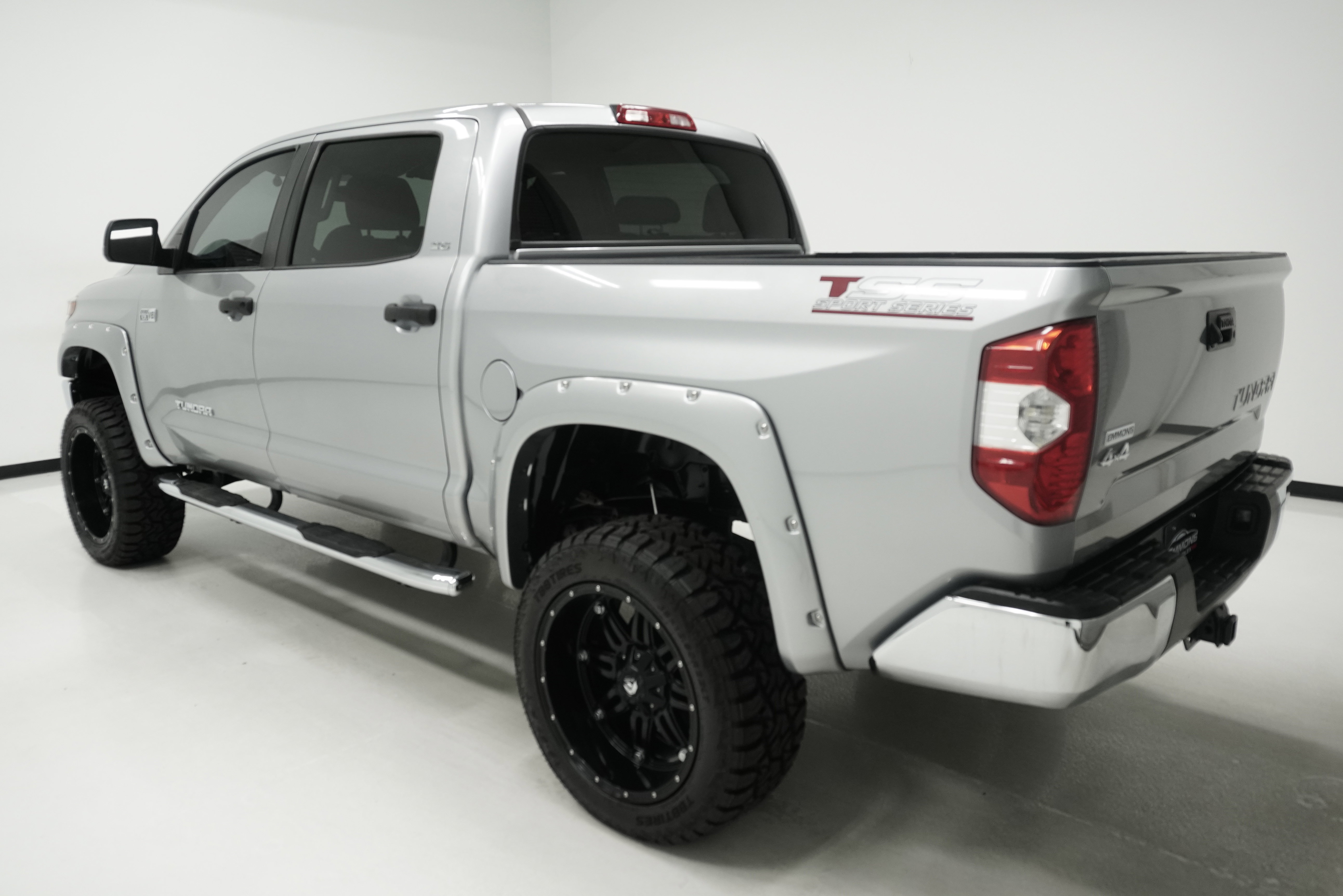Used 2018 Toyota Tundra SR5 w/ SR5 Upgrade Package AWD/4WD image 5