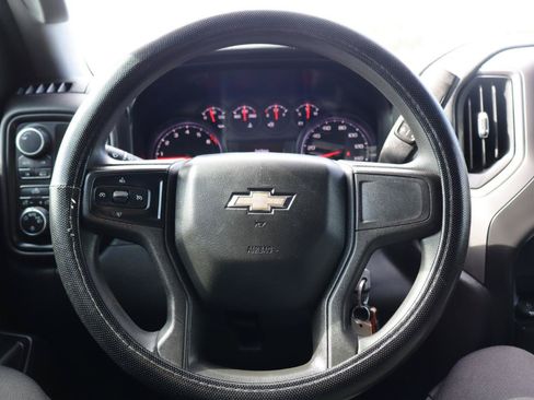 Used 2019 Chevrolet Silverado 1500 Custom w/ Custom Value Package AWD/4WD image 17