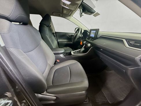 Certified 2022 Toyota RAV4 LE AWD/4WD image 28