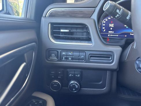 Certified 2022 Chevrolet Tahoe LT w/ Luxury Package AWD/4WD image 18