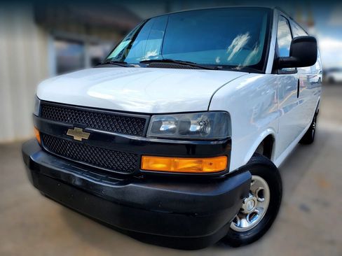 Used 2019 Chevrolet Express 2500 Extended w/ Driver Convenience Package RWD image 5