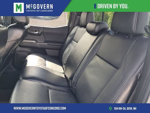 Used 2023 Toyota Tacoma TRD Sport w/ TRD Premium Sport Package AWD/4WD image 18