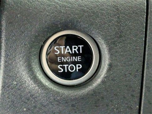 Used 2025 Nissan Frontier SV image 23