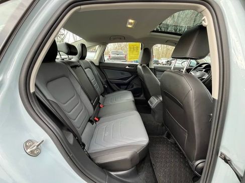 Certified 2025 Volkswagen Jetta SEL image 19