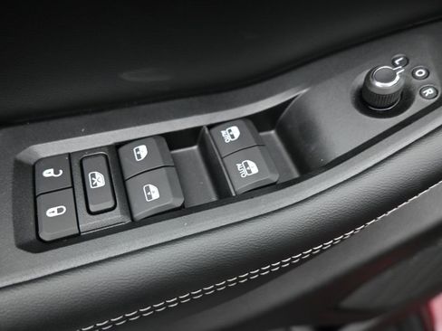 New 2025 Jeep Grand Cherokee Altitude image 13