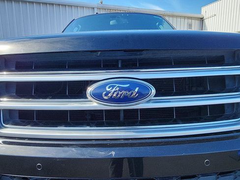 Used 2017 Ford Expedition EL Platinum image 14