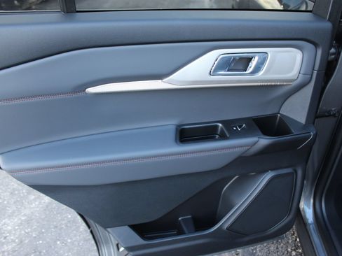 New 2026 Ford Explorer Active AWD/4WD image 17