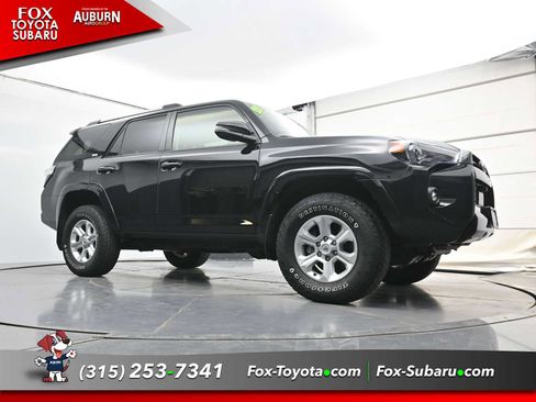 Used 2022 Toyota 4Runner SR5 Premium w/ Moonroof Package AWD/4WD image 24