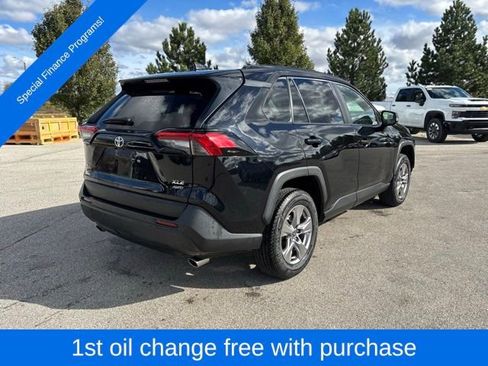 Used 2022 Toyota RAV4 XLE image 5