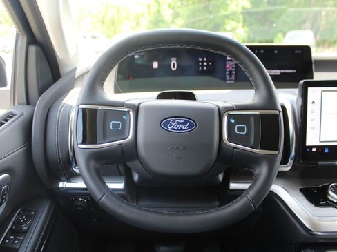 New 2026 Ford Expedition Platinum w/ Driver's Package AWD/4WD image 24