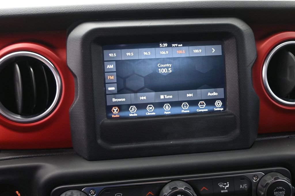 Used 2018 Jeep Wrangler Unlimited Rubicon w/ Dual Top Group AWD/4WD image 28
