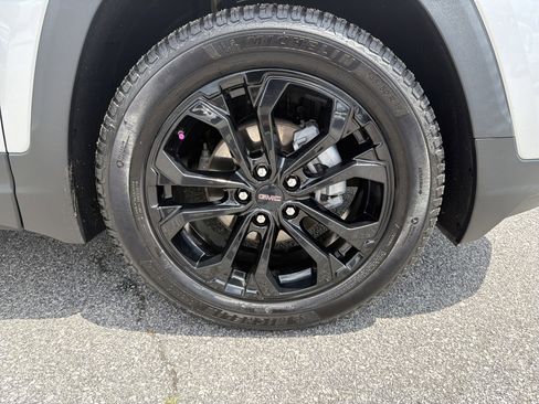 Used 2022 GMC Terrain SLE w/ Driver Convenience Package FWD image 13