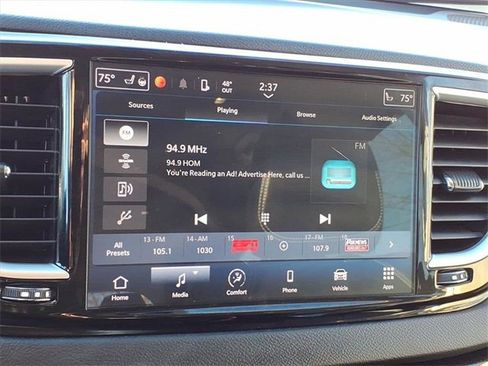 Used 2024 Chrysler Pacifica Touring-L image 14