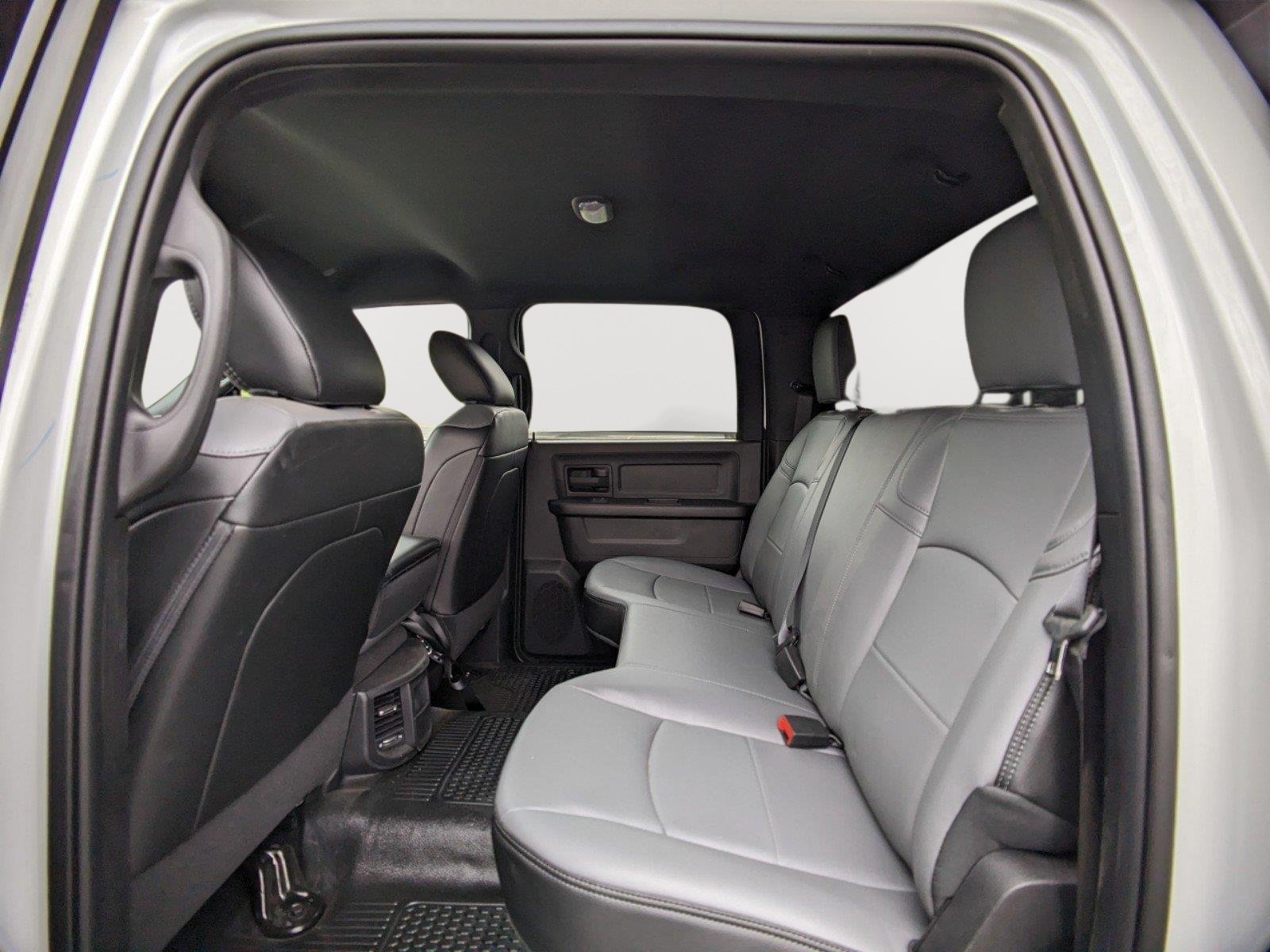 New 2024 RAM 3500 Tradesman w/ Chrome Appearance Group AWD/4WD image 15