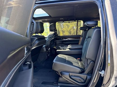 Used 2022 Jeep Grand Wagoneer Series II w/ Premium Group II AWD/4WD image 25