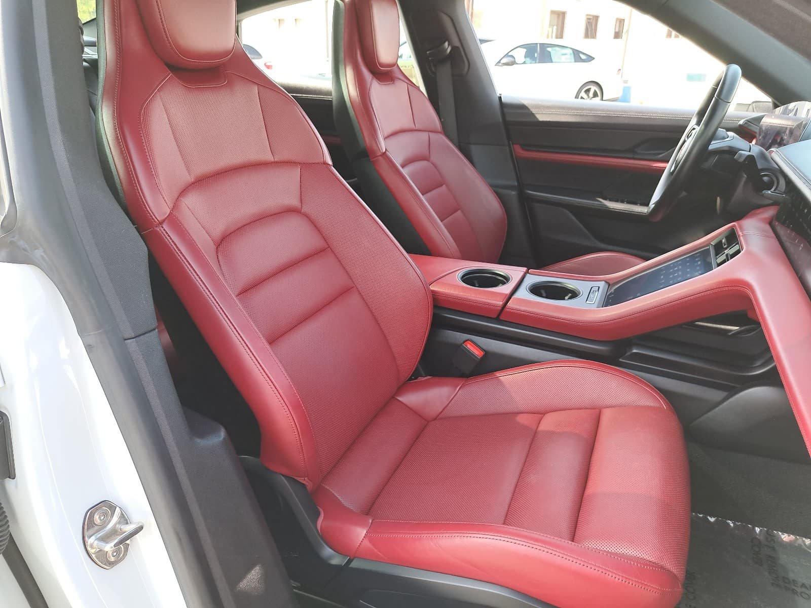 Used 2021 Porsche Taycan RWD image 10