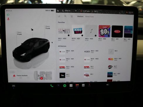 Used 2023 Tesla Model Y Long Range AWD/4WD image 31