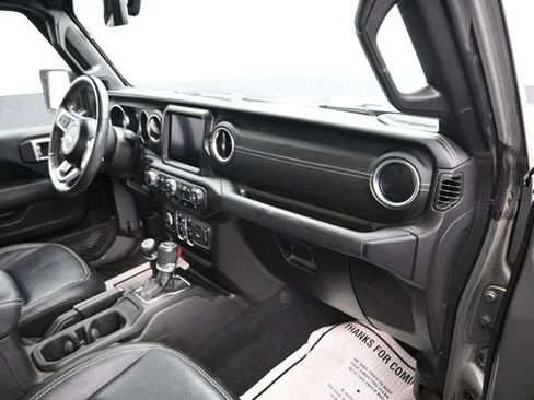 Used 2023 Jeep Wrangler Unlimited Sahara w/ Cold Weather Group AWD/4WD image 10