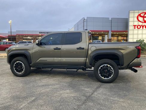 Certified 2026 Toyota Tacoma TRD Off-Road AWD/4WD image 8
