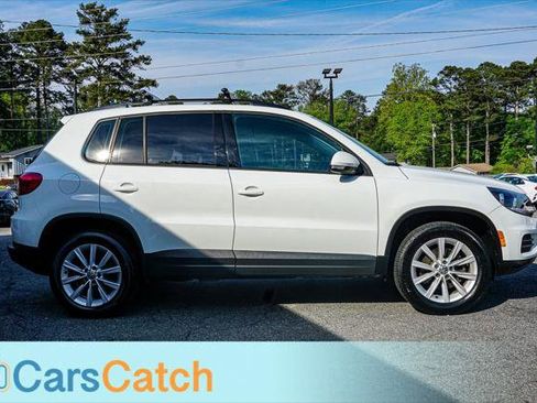 Used 2017 Volkswagen Tiguan Limited w/ Premium Package image 9