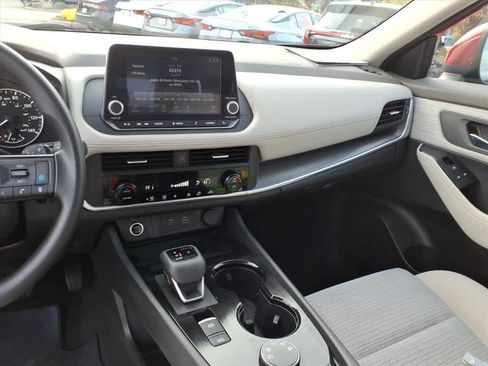 Certified 2023 Nissan Rogue SV image 15