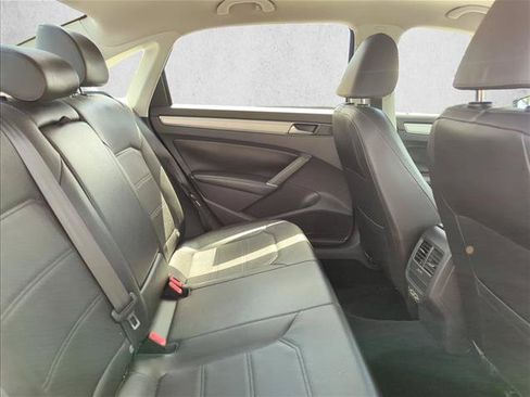 Used 2019 Volkswagen Passat 2.0T Wolfsburg w/ Wheels & Sunroof Package FWD image 22