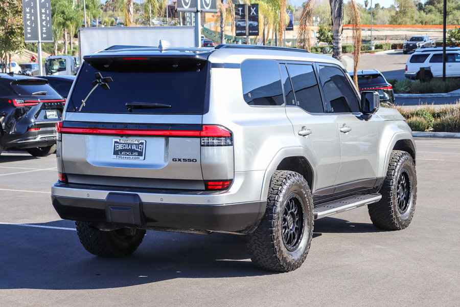 Used 2025 Lexus GX 550 w/ Accessory Package (2T) AWD/4WD image 7