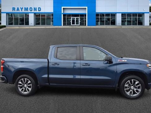 Used 2021 Chevrolet Silverado 1500 RST image 2