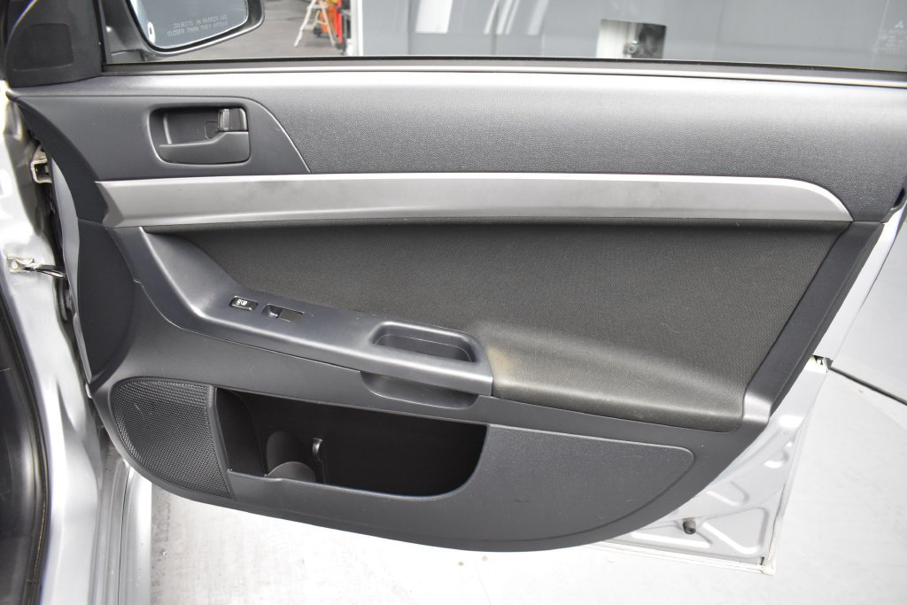 Used 2009 Mitsubishi Lancer ES FWD image 6