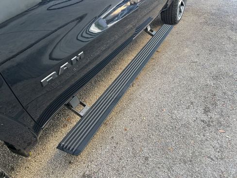 Used 2019 RAM 1500 Laramie image 17