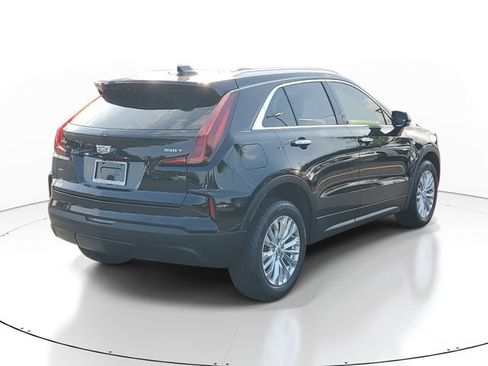 Certified 2024 Cadillac XT4 Luxury w/ Cold Weather Package AWD/4WD image 4