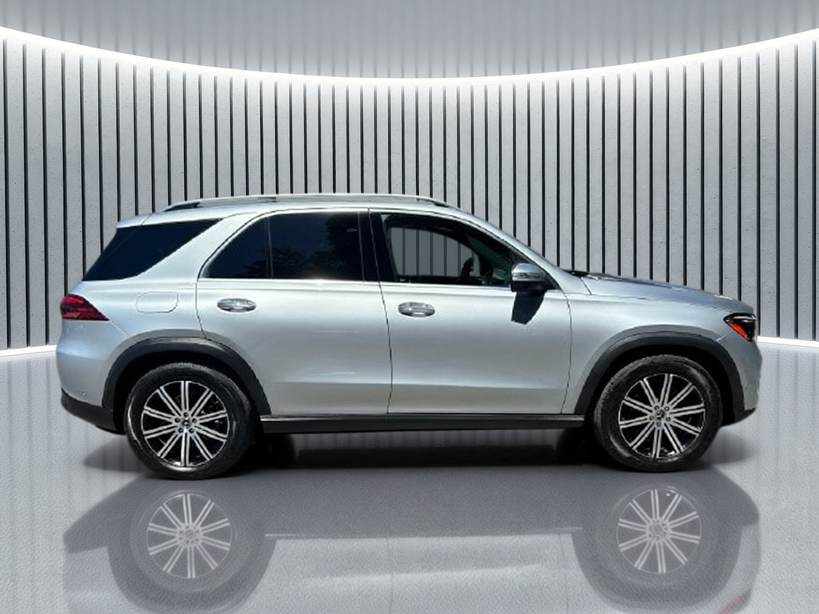 Certified 2025 Mercedes-Benz GLE 350 4MATIC image 6