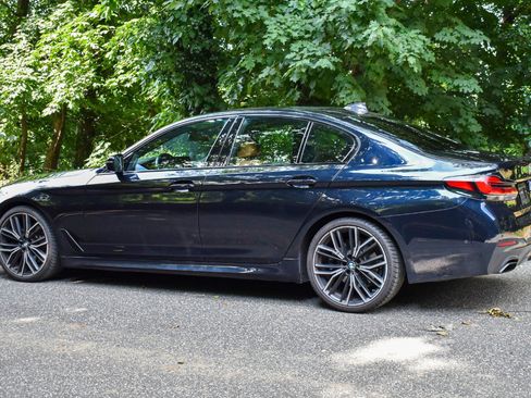 Used 2021 BMW 530i w/ M Sport Package RWD image 6