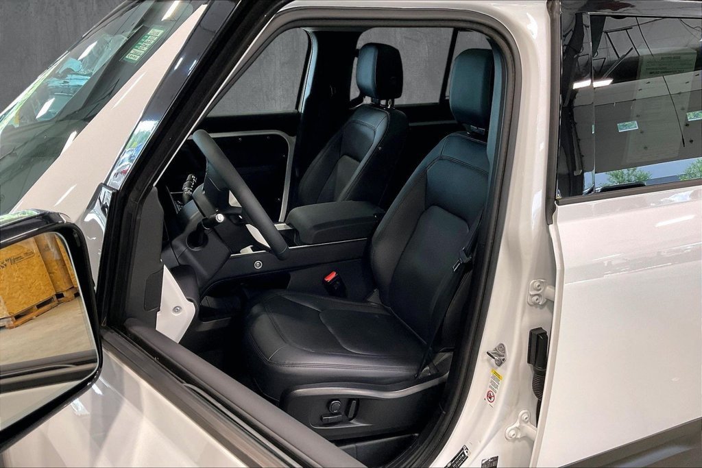 Certified 2025 Land Rover Defender 110 S AWD/4WD image 22