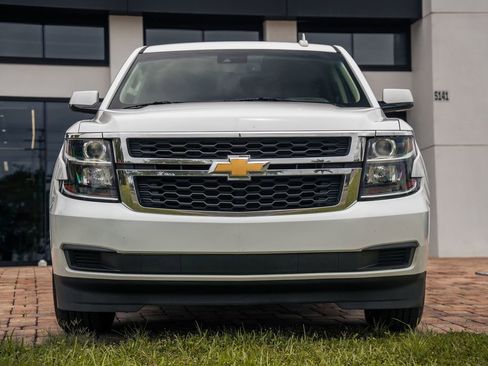 Used 2019 Chevrolet Suburban LT RWD image 8