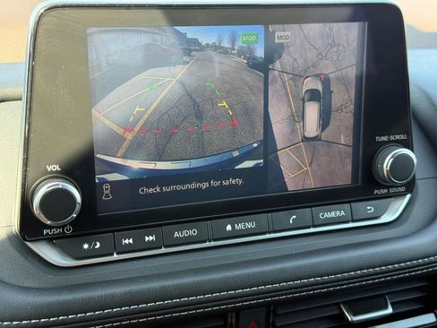 Used 2021 Nissan Rogue SV w/ Premium Package image 17