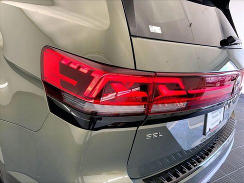 Used 2024 Volkswagen Atlas Peak Edition SEL image 30