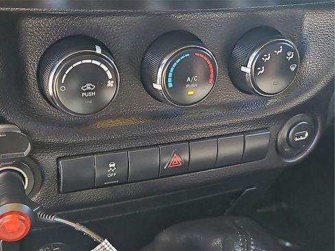 Used 2015 Jeep Wrangler Sport image 24