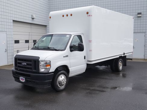 Certified 2025 Ford E-450 and Econoline 450 Super Duty w/ Power Equipment Group RWD image 2