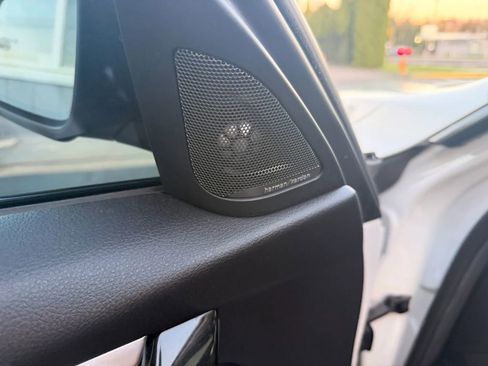 Used 2017 BMW 340i Sedan w/ Technology Package image 35