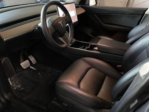 Used 2020 Tesla Model Y Performance image 10